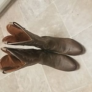Men’s bison boots size 11 D